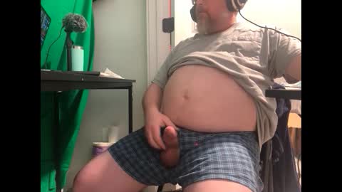 Allergictolove online show from 02.20.25