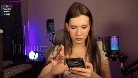 Snapshot of allgloryforloryy chatting on 07.26.26 Lory Glory online show from 07.26.26