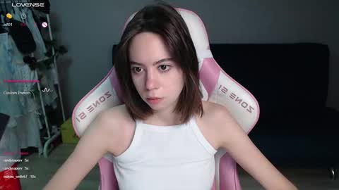 Snapshot of allie_hazie chatting on 02.11.26 alice online show from 02.11.26