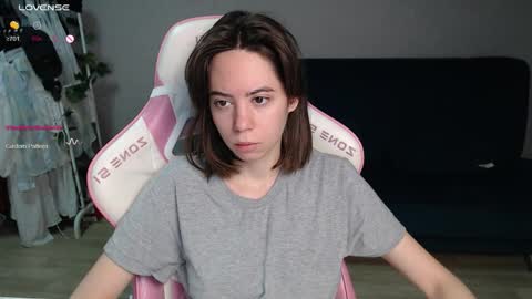 Snapshot of allie_hazie chatting on 03.05.26 alice online show from 03.05.26