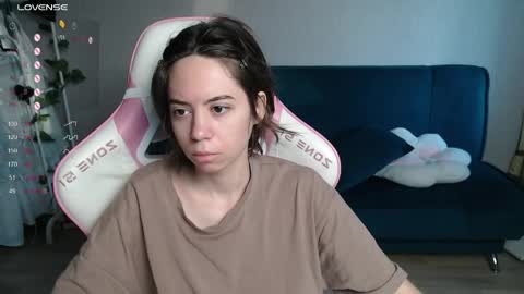 Snapshot of allie_hazie chatting on 05.11.26 alice online show from 05.11.26