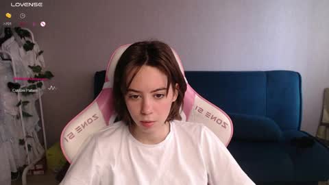 Snapshot of allie_hazie chatting on 05.27.26 alice online show from 05.27.26