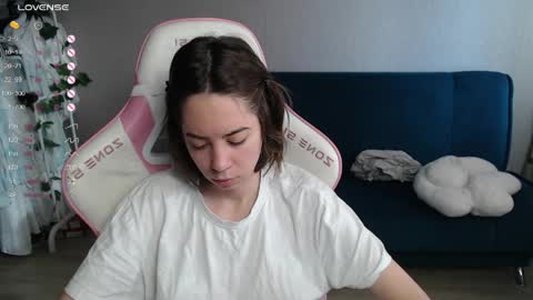 Snapshot of allie_hazie chatting on 06.01.26 alice online show from 06.01.26