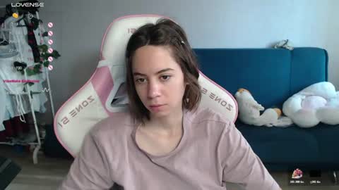 Snapshot of allie_hazie chatting on 06.21.26 alice online show from 06.21.26