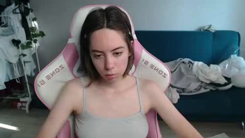 Snapshot of allie_hazie chatting on 06.26.26 alice online show from 06.26.26