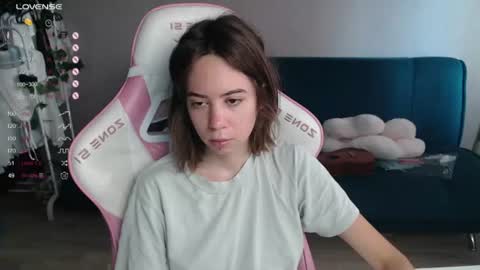 Snapshot of allie_hazie chatting on 07.24.26 alice online show from 07.24.26