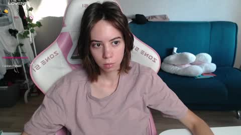 Snapshot of allie_hazie chatting on 08.04.26 alice online show from 08.04.26