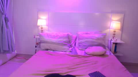 allieemod online show from 11.30.25