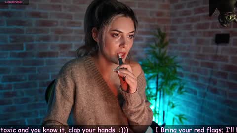 Snapshot of alliesynns chatting on 01.19.25 Allie online show from 01.19.25