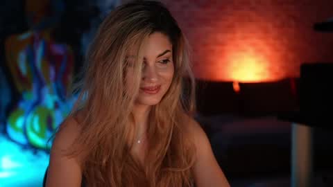 Snapshot of alliesynns chatting on 02.26.25 Allie online show from 02.26.25