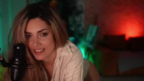 Snapshot of alliesynns chatting on 03.01.25 Allie online show from 03.01.25