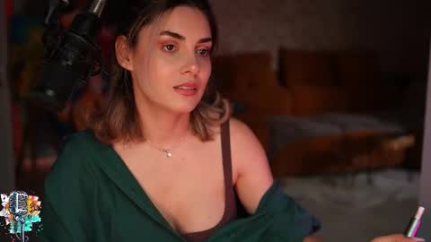 Snapshot of alliesynns chatting on 09.10.25 Allie online show from 09.10.25