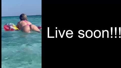 Snapshot of alliesynns chatting on 10.03.25 Allie online show from 10.03.25