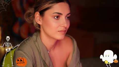 Snapshot of alliesynns chatting on 10.10.25 Allie online show from 10.10.25