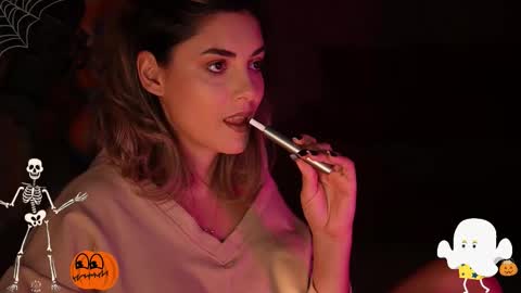 Snapshot of alliesynns chatting on 10.15.25 Allie online show from 10.15.25