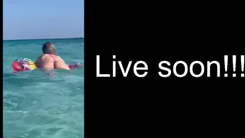 Snapshot of alliesynns chatting on 10.19.25 Allie online show from 10.19.25