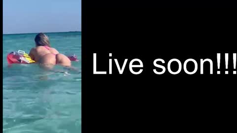 Snapshot of alliesynns chatting on 11.07.25 Allie online show from 11.07.25