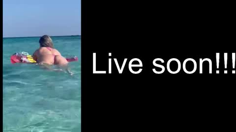 Snapshot of alliesynns chatting on 11.12.25 Allie online show from 11.12.25