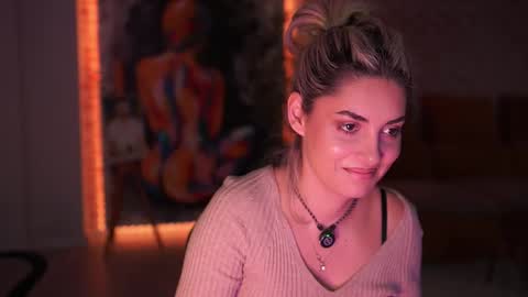 Snapshot of alliesynns chatting on 11.14.25 Allie online show from 11.14.25