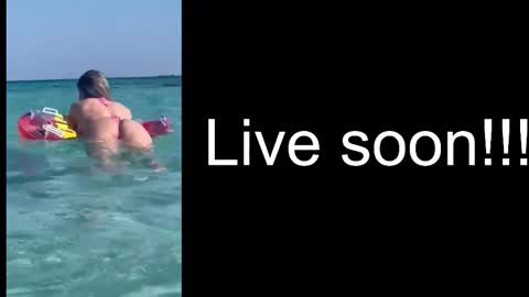 Snapshot of alliesynns chatting on 11.17.25 Allie online show from 11.17.25