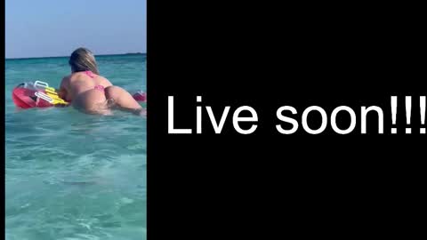 Snapshot of alliesynns chatting on 01.08.26 Allie online show from 01.08.26