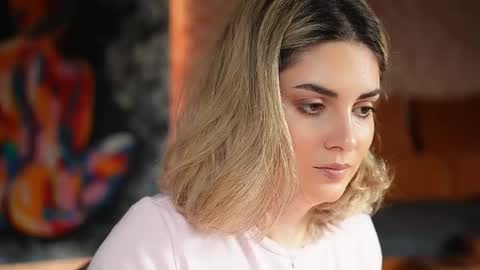 Snapshot of alliesynns chatting on 01.12.26 Allie online show from 01.12.26