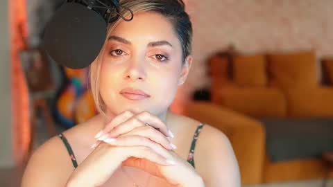 Snapshot of alliesynns chatting on 01.13.26 Allie online show from 01.13.26