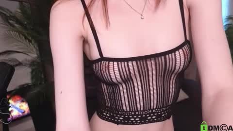 Snapshot of alliiceee_ chatting on 10.02.25 Alice online show from 10.02.25