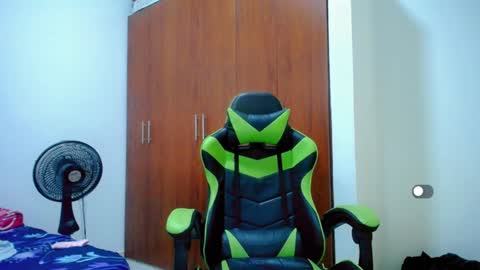 Snapshot of allison_baby_2416 chatting on 12.24.24 Alisson online show from 12.24.24