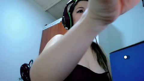 Snapshot of allison_baby_2416 chatting on 02.27.25 Alisson online show from 02.27.25