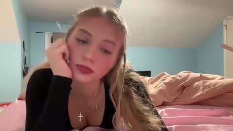 allisontaylorxo online show from 10.22.25