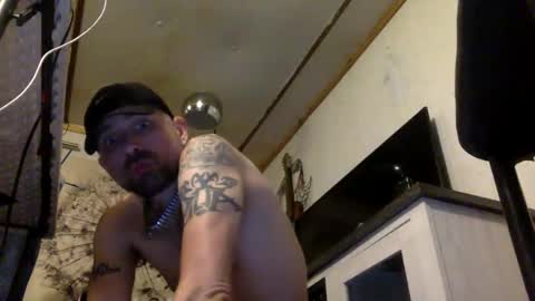 Snapshot of allitrunnin chatting on 09.28.25 allitrunnin online show from 09.28.25