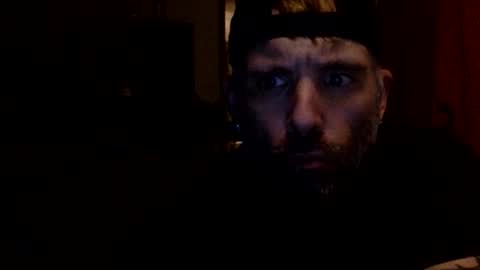 Snapshot of allitrunnin chatting on 10.16.25 allitrunnin online show from 10.16.25