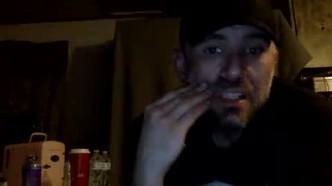 Snapshot of allitrunnin chatting on 10.21.25 allitrunnin online show from 10.21.25