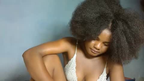 allizida01 online show from 11.28.25