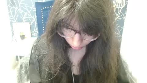 Snapshot of alllyson_ chatting on 05.20.26 alison online show from 05.20.26