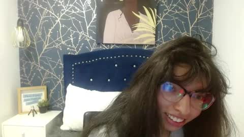 Snapshot of alllyson_ chatting on 05.29.26 alison online show from 05.29.26