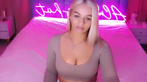 AlwaysHot online show from 12.03.25