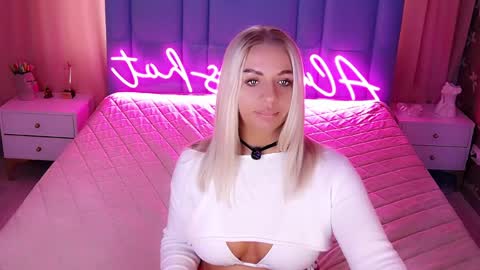 AlwaysHot online show from 03.29.26