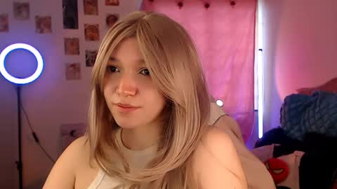Snapshot of ally_donfort chatting on 04.17.26 Ally online show from 04.17.26