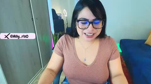 Snapshot of ally_riso chatting on 03.10.25 Ally help me reach 100 satisfaid online show from 03.10.25