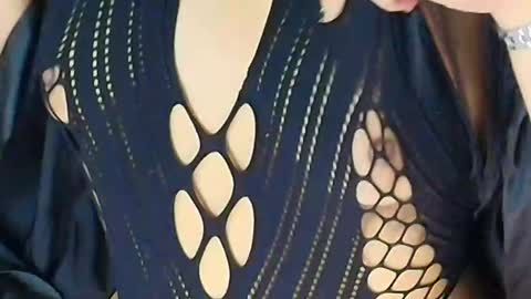 Snapshot of ally_riso chatting on 05.16.26 Ally help me reach 100 satisfaid online show from 05.16.26
