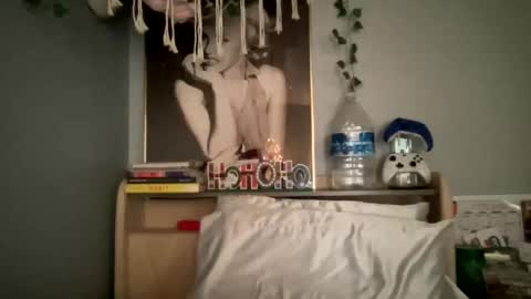 Snapshot of allyanalangel chatting on 12.26.24 allyanalangel online show from 12.26.24