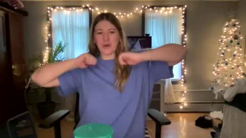 Snapshot of allyanalangel chatting on 12.28.24 allyanalangel online show from 12.28.24