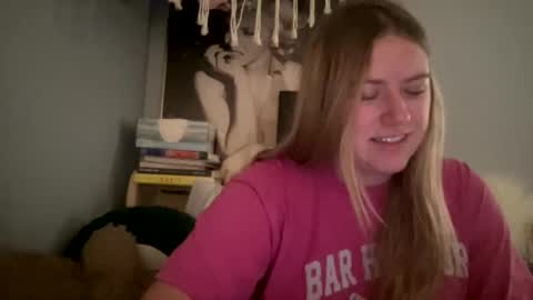 Snapshot of allyanalangel chatting on 01.05.25 allyanalangel online show from 01.05.25