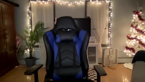 Snapshot of allyanalangel chatting on 01.22.25 allyanalangel online show from 01.22.25