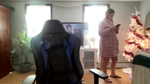 Snapshot of allyanalangel chatting on 01.27.25 allyanalangel online show from 01.27.25