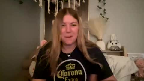 Snapshot of allyanalangel chatting on 02.02.25 allyanalangel online show from 02.02.25