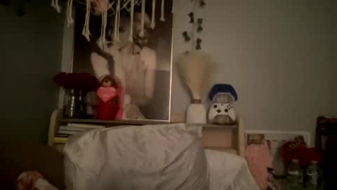 Snapshot of allyanalangel chatting on 02.16.25 allyanalangel online show from 02.16.25