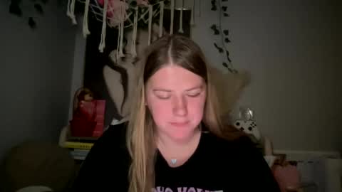 Snapshot of allyanalangel chatting on 03.03.25 allyanalangel online show from 03.03.25